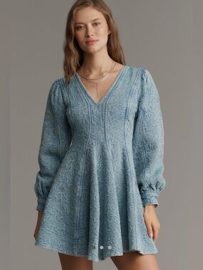 ❌SOLD❌ Pilcro long sleeve V neck textured mini  dress